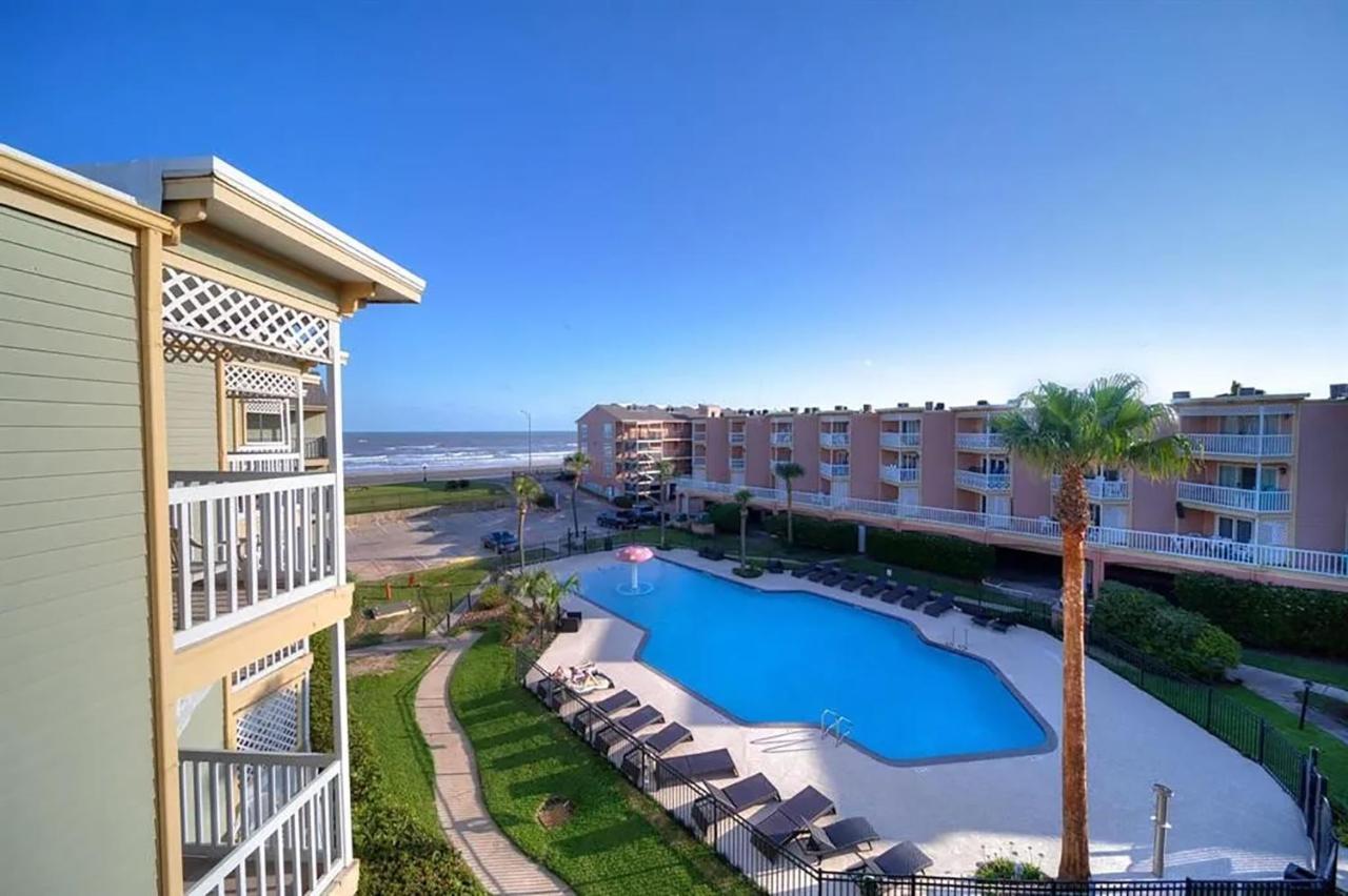 Front Retreat - Ocean View - Across St - Newly Renovated - 2 Heated Pools - Hot Tubs - Tennis - Gym - Kids Pool - Bbq