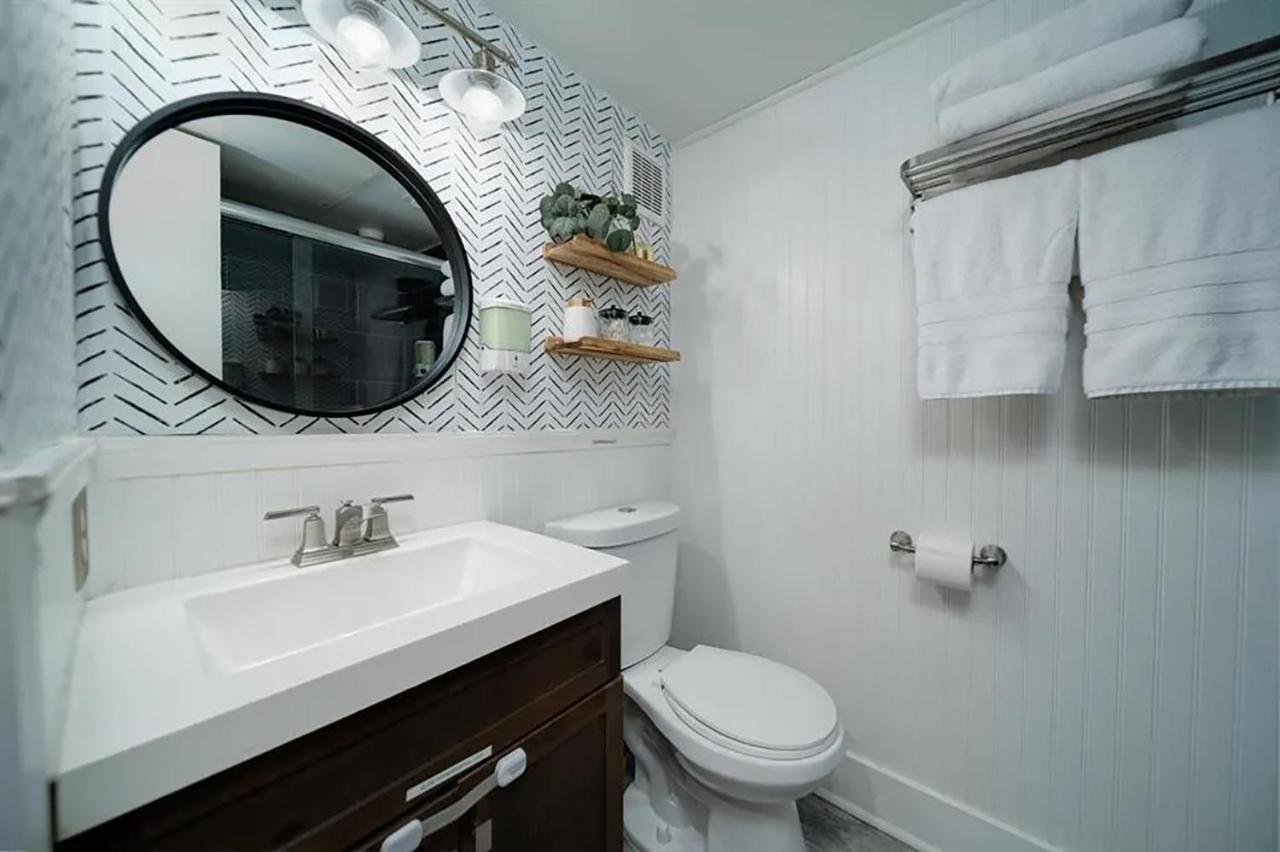 Front Retreat - Ocean View - Across St - Newly Renovated - 2 Heated Pools - Hot Tubs - Tennis - Gym - Kids Pool - Bbq Galveston