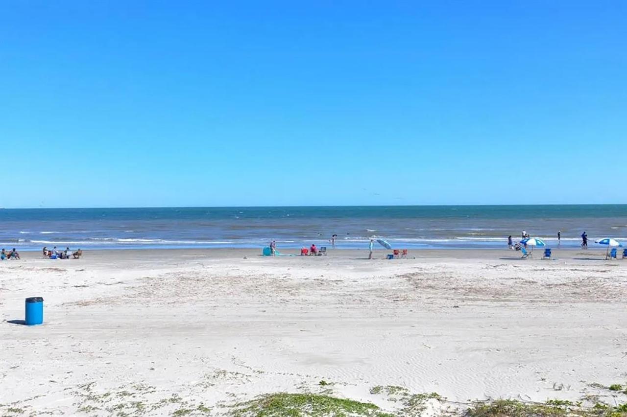 Front Retreat - Ocean View - Across St - Newly Renovated - 2 Heated Pools - Hot Tubs - Tennis - Gym - Kids Pool - Bbq Apartment Galveston
