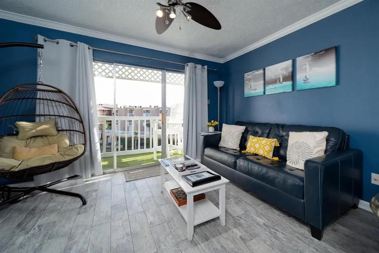 Front Retreat - Ocean View - Across St - Newly Renovated - 2 Heated Pools - Hot Tubs - Tennis - Gym - Kids Pool - Bbq *