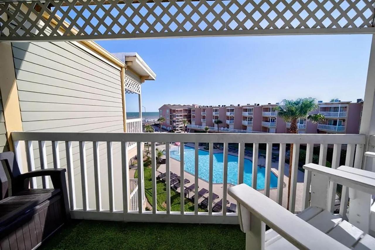 Front Retreat - Ocean View - Across St - Newly Renovated - 2 Heated Pools - Hot Tubs - Tennis - Gym - Kids Pool - Bbq