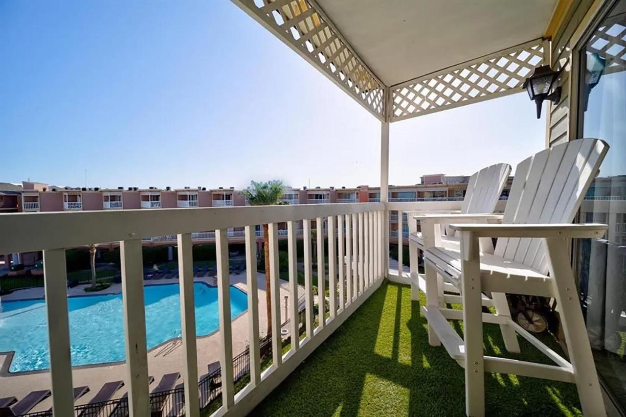 Apartment Front Retreat - Ocean View - Across St - Newly Renovated - 2 Heated Pools - Hot Tubs - Tennis - Gym - Kids Pool - Bbq *