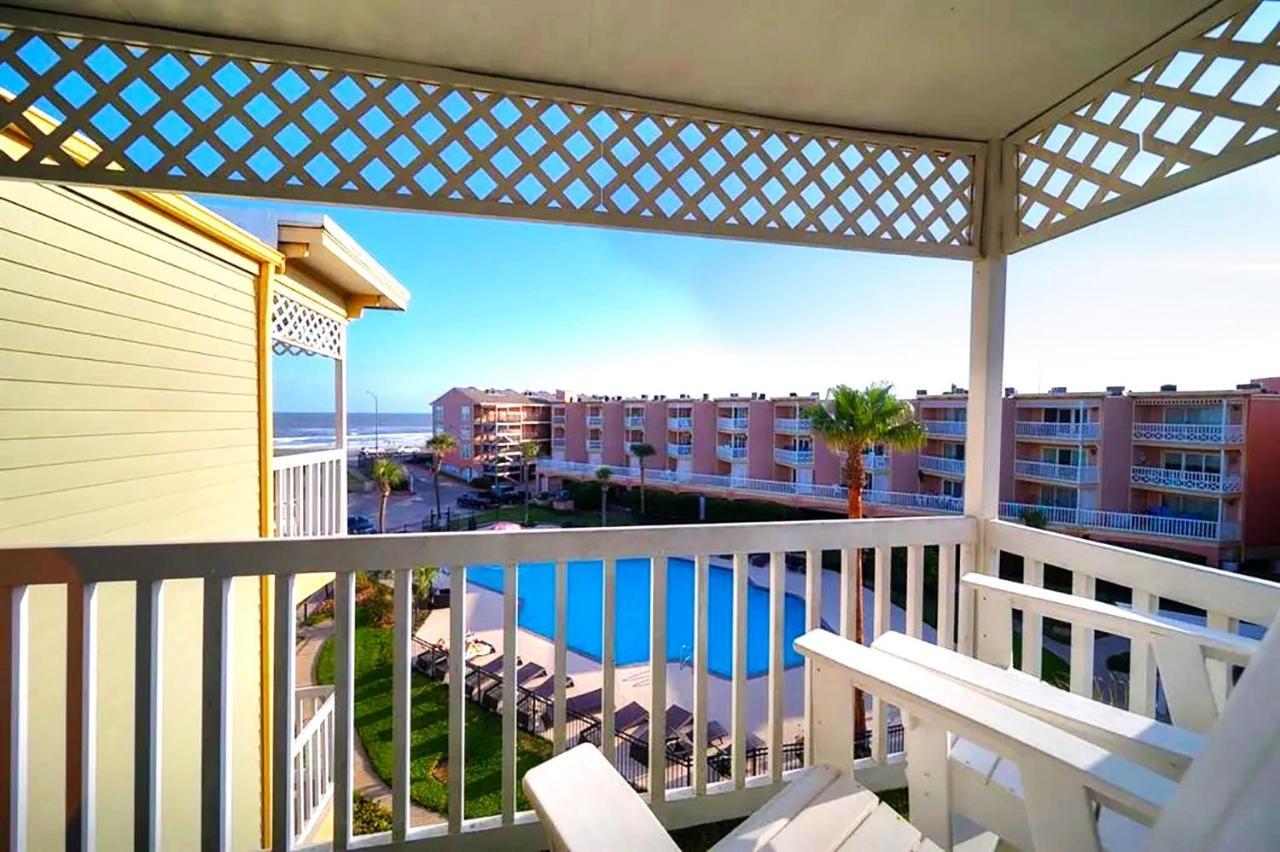 Front Retreat - Ocean View - Across St - Newly Renovated - 2 Heated Pools - Hot Tubs - Tennis - Gym - Kids Pool - Bbq Galveston