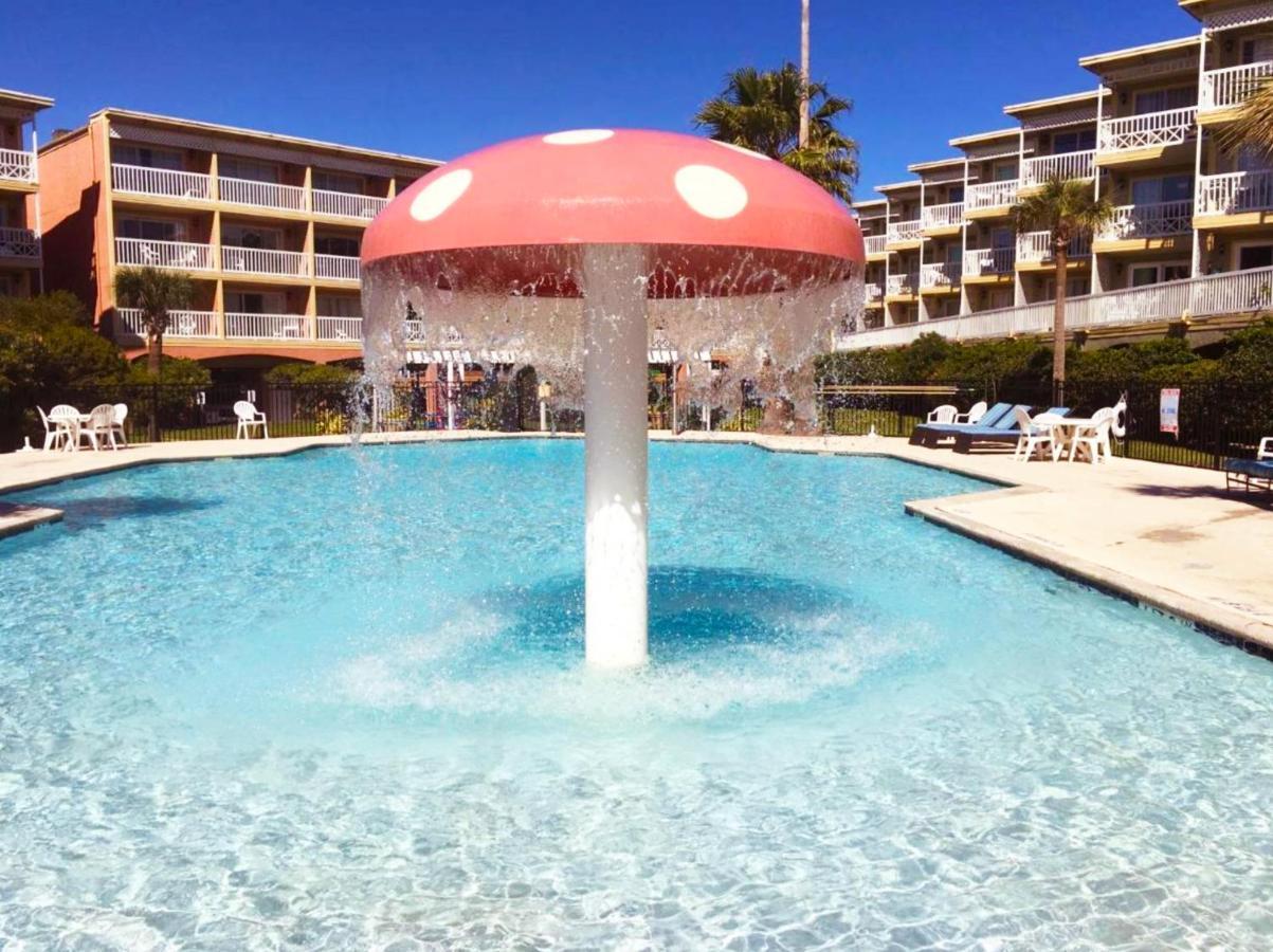 Front Retreat - Ocean View - Across St - Newly Renovated - 2 Heated Pools - Hot Tubs - Tennis - Gym - Kids Pool - Bbq