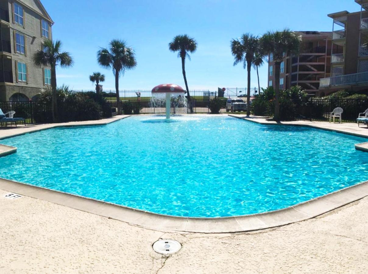 Front Retreat - Ocean View - Across St - Newly Renovated - 2 Heated Pools - Hot Tubs - Tennis - Gym - Kids Pool - Bbq *